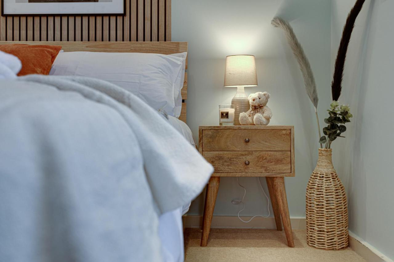 The Rafters - 2 Bedroom Apartment - Central Location - Vibrant Atmosphere แคนเทอร์เบอรี ภายนอก รูปภาพ