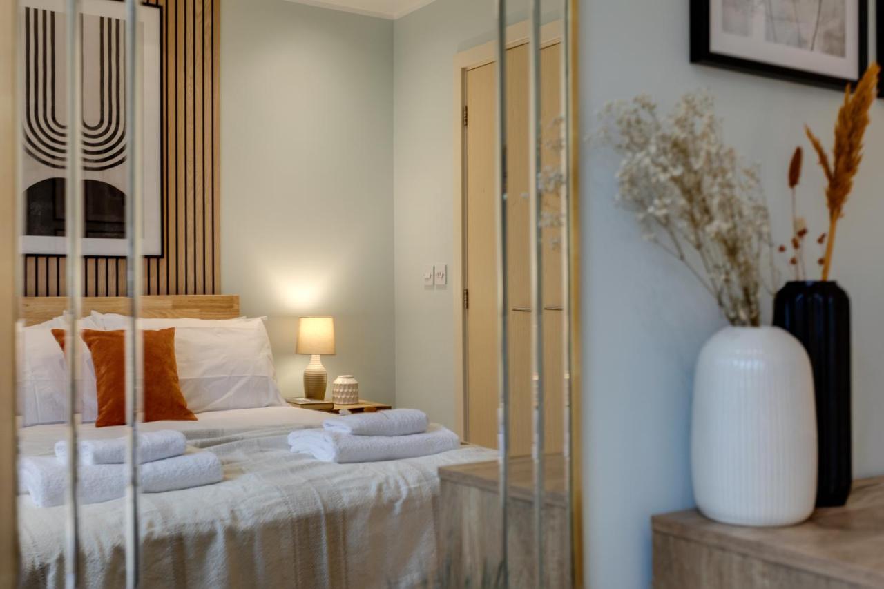 The Rafters - 2 Bedroom Apartment - Central Location - Vibrant Atmosphere แคนเทอร์เบอรี ภายนอก รูปภาพ