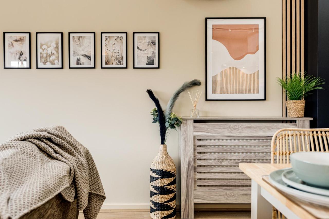 The Rafters - 2 Bedroom Apartment - Central Location - Vibrant Atmosphere แคนเทอร์เบอรี ภายนอก รูปภาพ